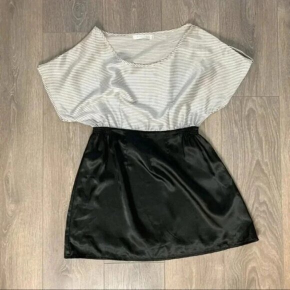 Mink pink Stripes Satin Mini Dress Short Sleeve  Black White Size Small - Picture 3 of 16